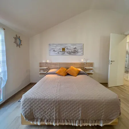 Vista Mare Borgo Peri דירה